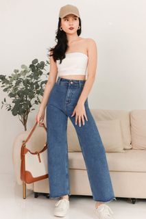 The Style Soirée - Steyra Straight Leg Jeans In Mid Wash