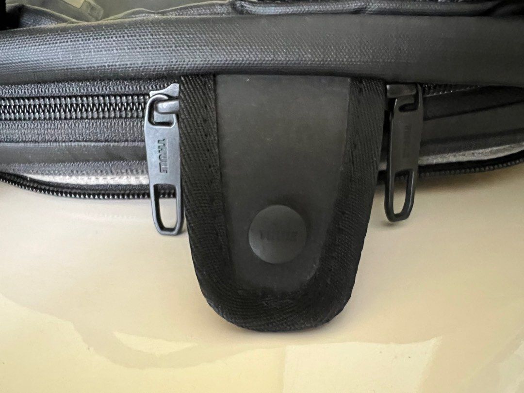 Thule Tact Crossbody Waistpack 5L, Men's Fashion, Bags, Sling Bags on Carousell