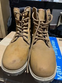 Timberland boots size 39 on sole