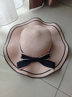 Topi Pantai Baguss