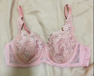 (Category: ) located in . Submitted by Lux29 (Listing ID 1220858247, Image 1). Description: .