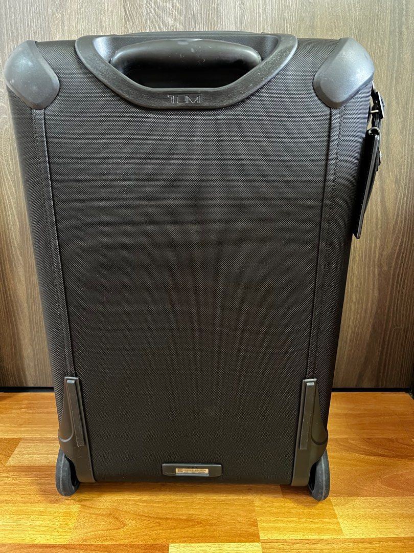 Tumi Alpha 2 Wheeled Cabin Size luggage 223020D4, Hobbies & Toys