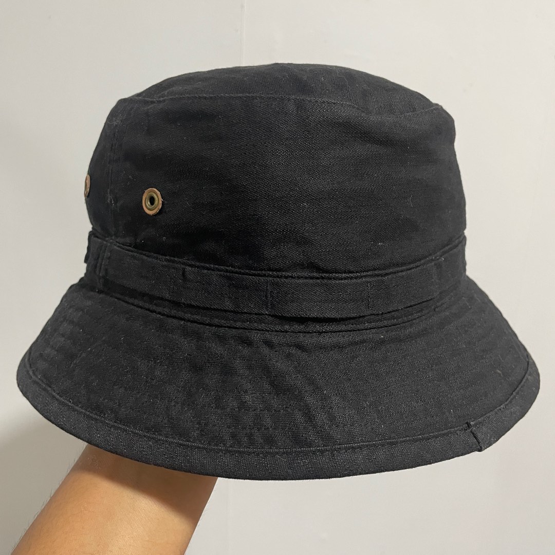 Uniqlo Bucket Hat, Men's Fashion, Watches & Accessories, Cap & Hats on Carousell