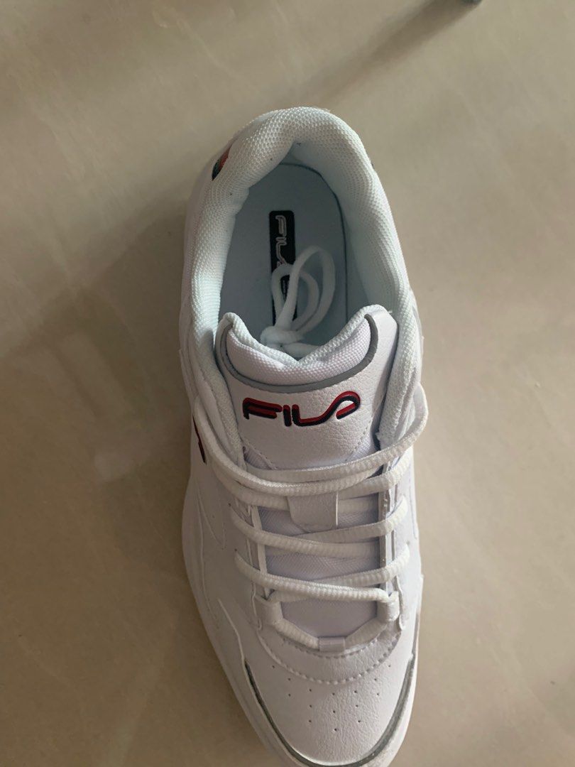 Unisex Fila stride shoes in white