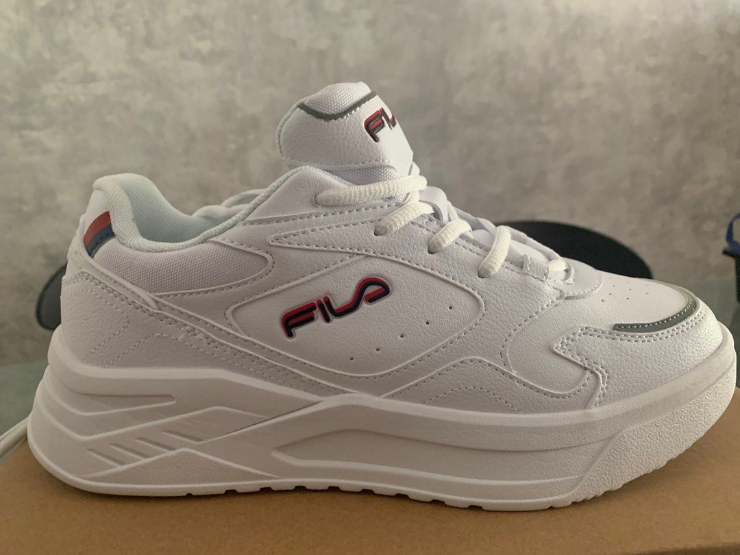 Unisex Fila stride shoes in white