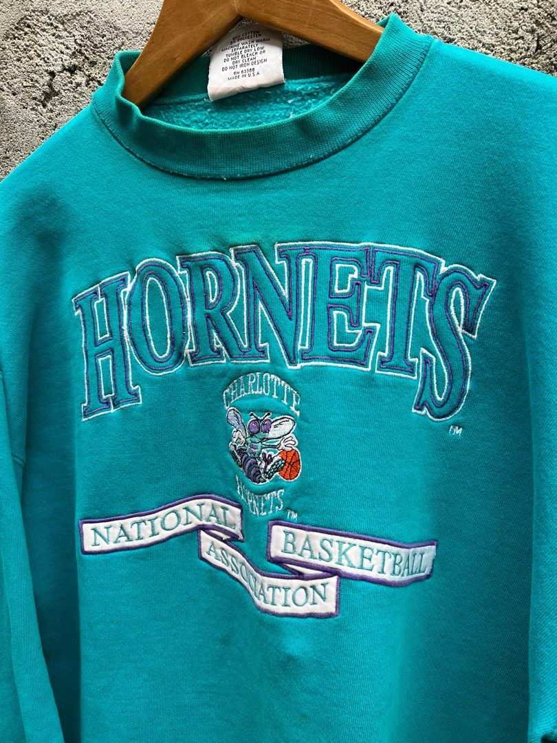 VINTAGE CHARLOTTE HORNETS SWEATSHIRT Men s Fashion Coats
