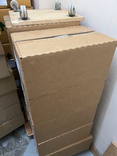 大量現貨  約40 x 26 x 19 cm  每日都有大量重用紙箱 搬屋紙箱 儲物紙箱  搬屋 紙箱 紙皮箱 paper box 尖沙咀自取