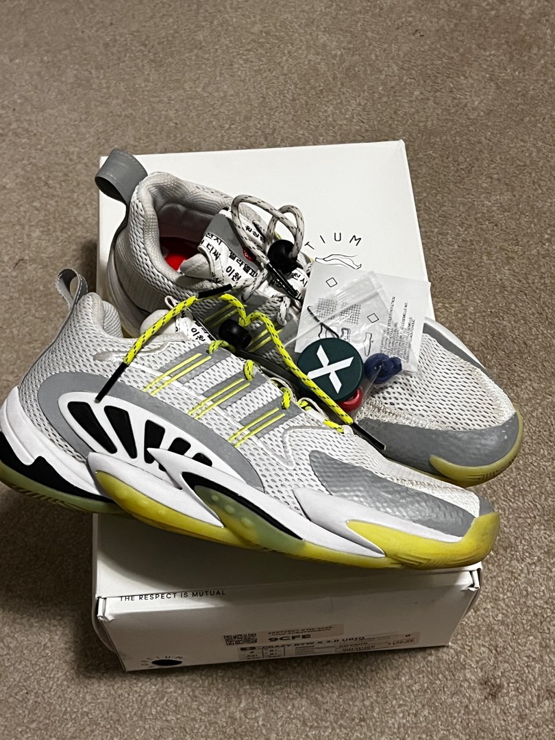 Adidas crazy byw 2.0 UBIQ, 男裝, 鞋, 波鞋- Carousell