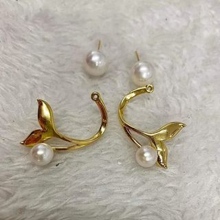 Akoya Mermaid Tail - many ways to wear
18K Gold