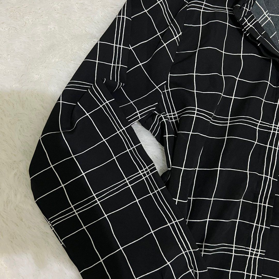 Baju Kemeja Berkerah Kancing Depan Kotak-Kotak Hitam Garis Putih Lengan