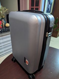 Bnew Korean Design Luggage Cabin size with rubber wheels 3digit security Lock 360 smooth rotation wheels