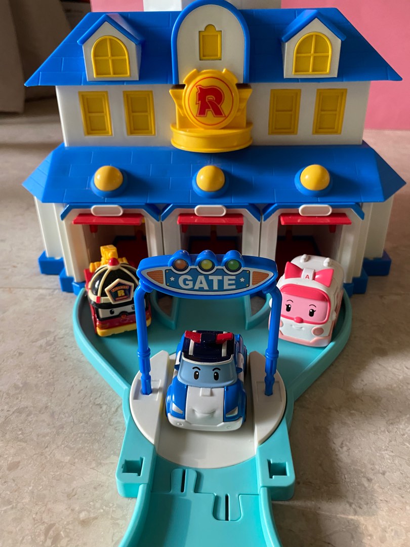 Authentic Brooms town robocar poli headquarters, cargo, recycling