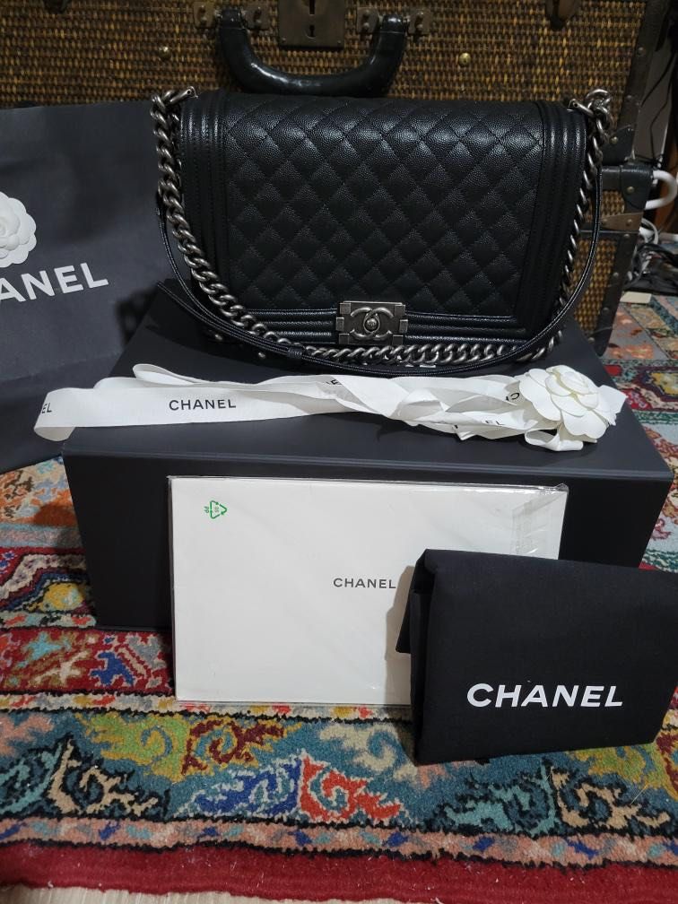 Chanel Caviar Le Boy (Category: Luxury Bags & Wallets) located in Quezon City. Submitted by luxurybrokerph (Listing ID 1221025914, Image 1). Description: With store receipt Comes with complete inclusions .