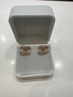 （分類：）位於 。 由 phoebedeedeeboi 提交（商品編號 1220971995，圖片 1）。簡介： 。