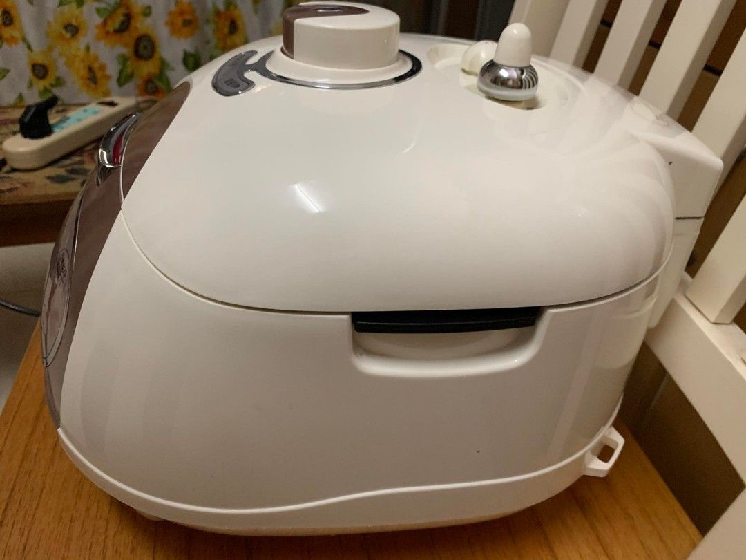 CUCHEN BRAND RICE COOKER 10 cups capacity, TV & Home Appliances