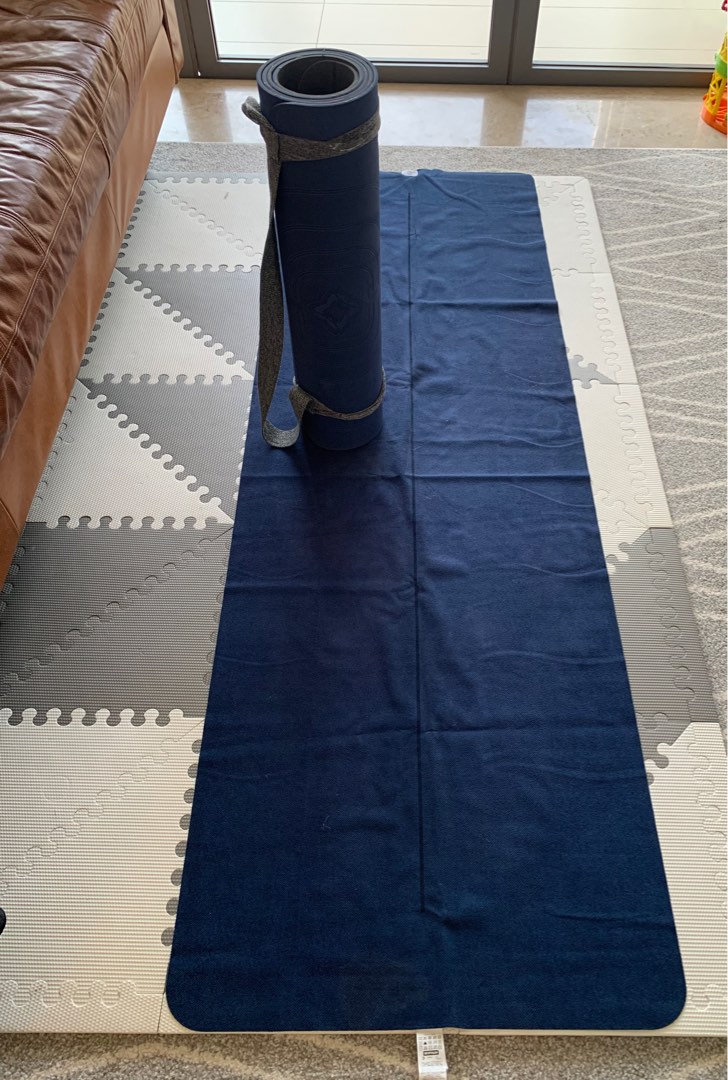 Decathlon yoga mat and towel, Sports Equipment, Exercise & Fitness