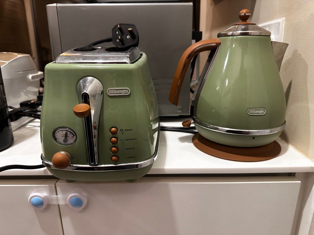 Delonghi CTOV2003 Icona Vintage 2Slice Toaster + Kettle, TV & Home