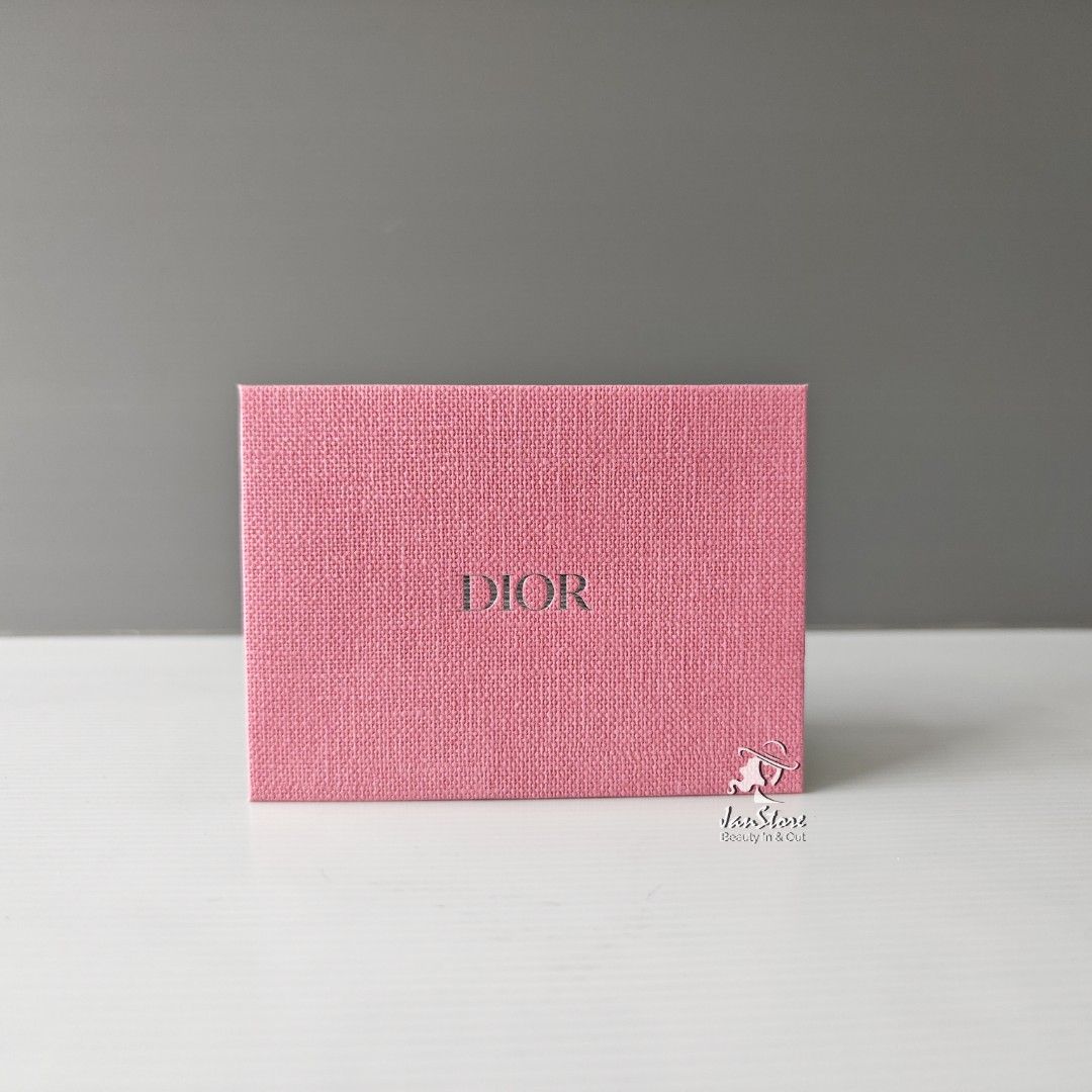 The Art of Gifting  CADEAUX  CADEAUX  PERSONNALISATION  DIOR