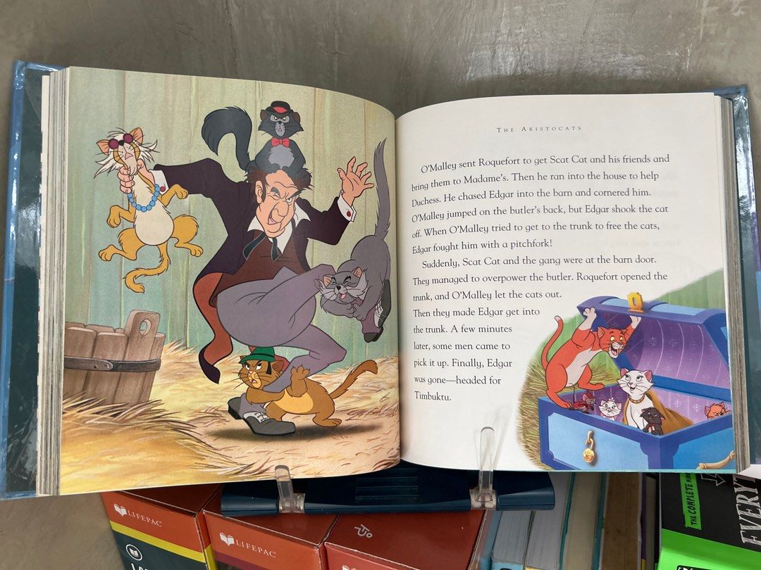 Disney Storybook Collection (Category: Children's Books) located in Quezon City. Submitted by mythingsforless (Listing ID 1220983915, Image 2). Description: Good as new. Hard bound. Sf c/o buyer via Lalamove/Grab Payment via GCASH.