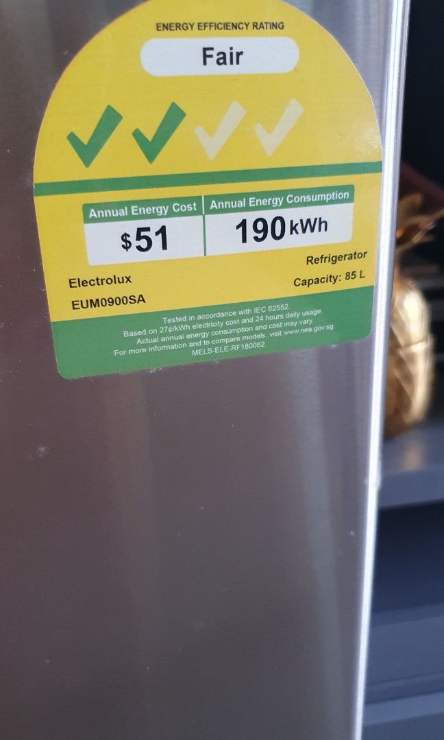 Electrolux EUM0900SA 90L Mini Bar Fridge, TV & Home Appliances, Kitchen