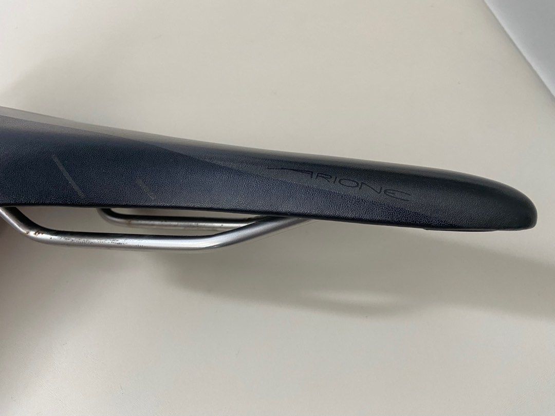 Fizik Arione R7 Road Bike Saddle, Sports Equipment, Bicycles & Parts ...