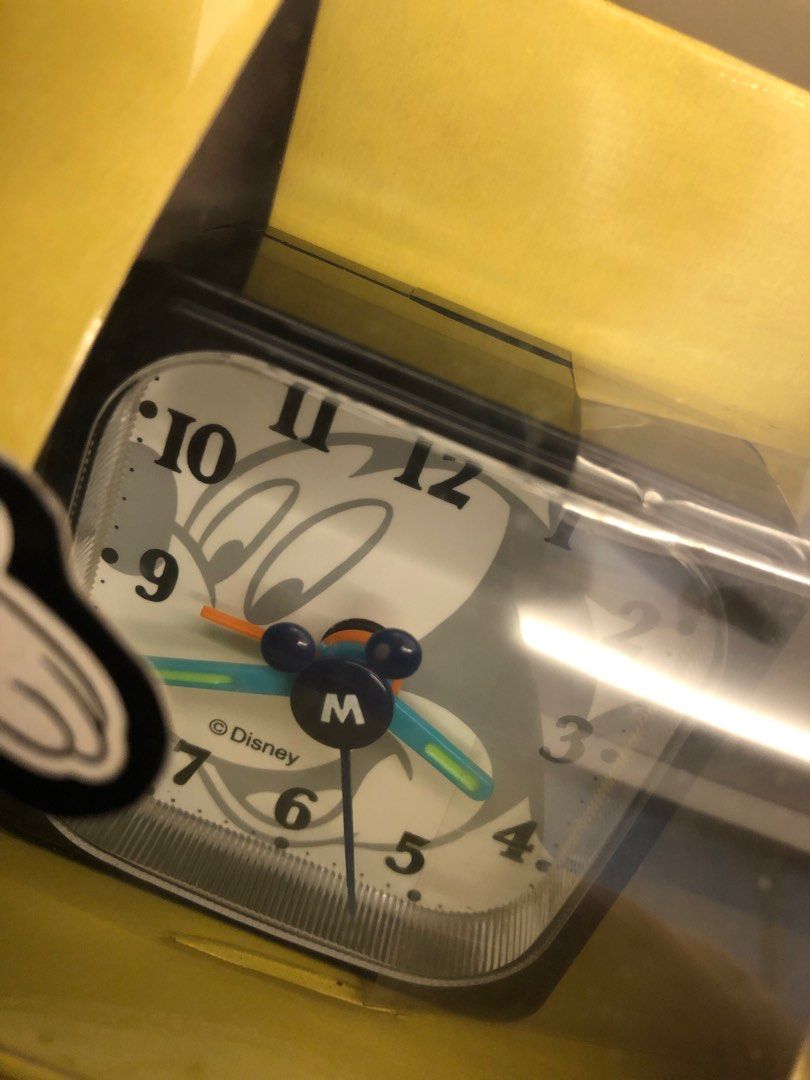 FREE TRACKED SHIPPING AND UNUSED! Official Disney Mickey Mouse Alarm