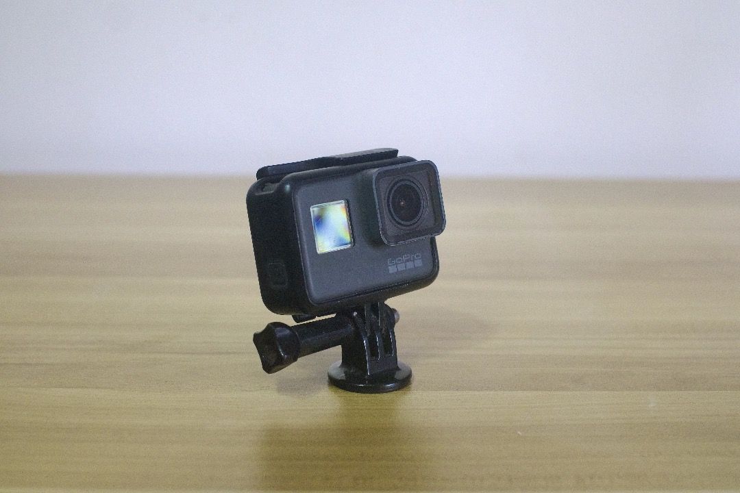 GoPro Hero 5 (Category: Video Cameras) located in Los Banos. Submitted by ralph.gabriel (Listing ID 1221072399, Image 1). Description: GoPro Hero 5 128 GB SD Card Included Missing Waterproof Cover RFS: Decluttering.