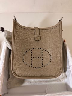 （分類：）位於 。 由 s.laroc 提交（商品編號 1221018717，圖片 1）。簡介： 。