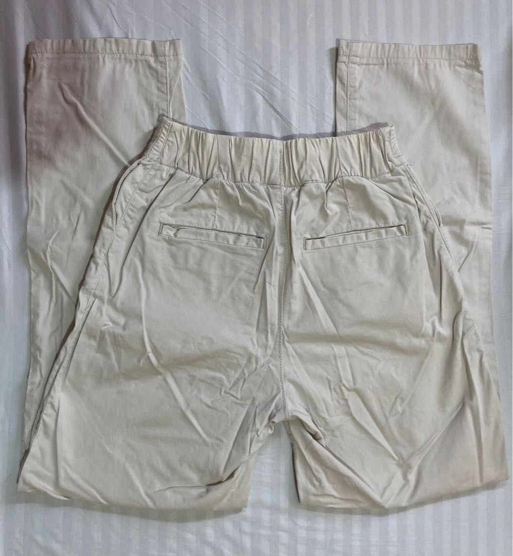 H&M Beige Pants (Category: Jeans) located in Malabon City. Submitted by swiftiesource (Listing ID 1221003432, Image 2). Description: waist 10.5 inches laid flat with stretch pm for more pics rfs: moving and need funds :( pls give this a new home!!.