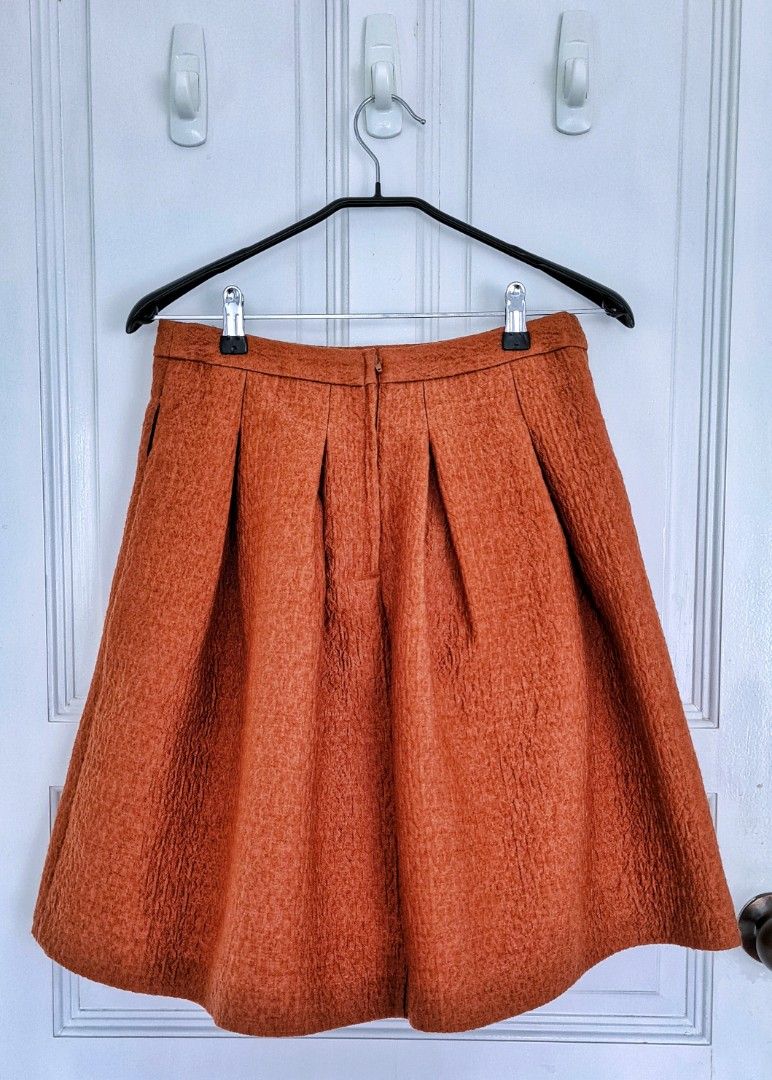 H&m hotsell circle skirt
