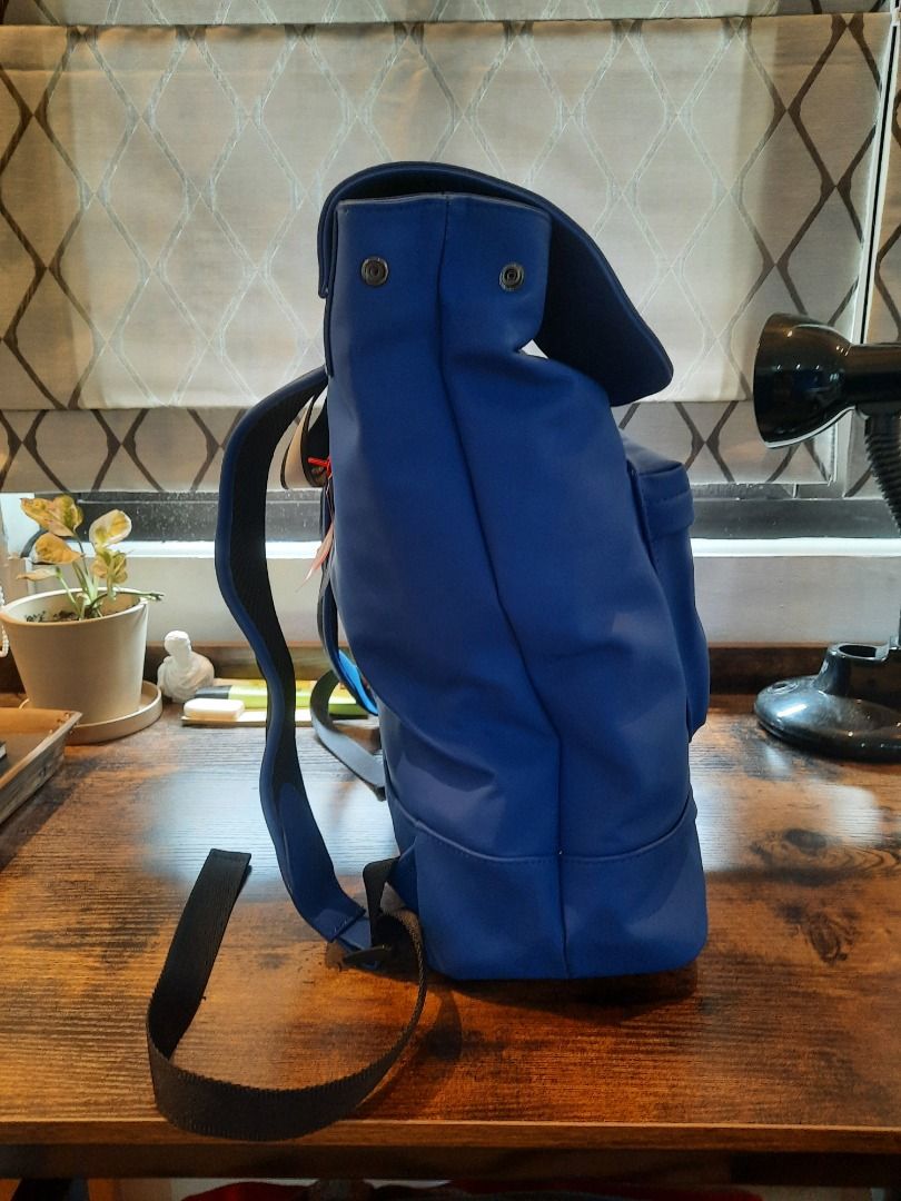 Target outlet waterproof backpack
