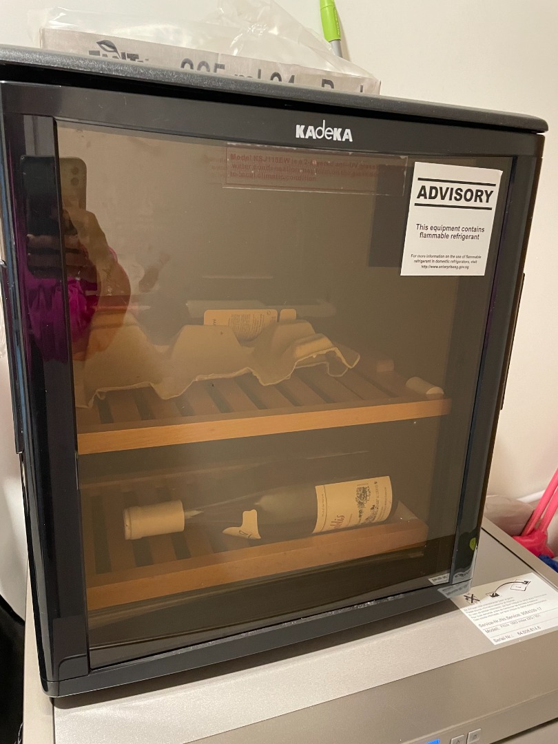 Kadeka Wine Fridge, TV & Home Appliances, Kitchen Appliances, Wine