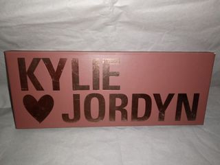 Kylie cosmetics x jordyn eyeshadow palette