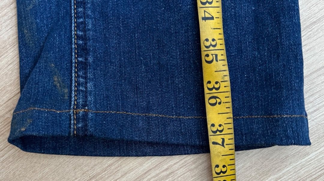 LEVI'S 524 Mid Waist Bootcut Jeans 28