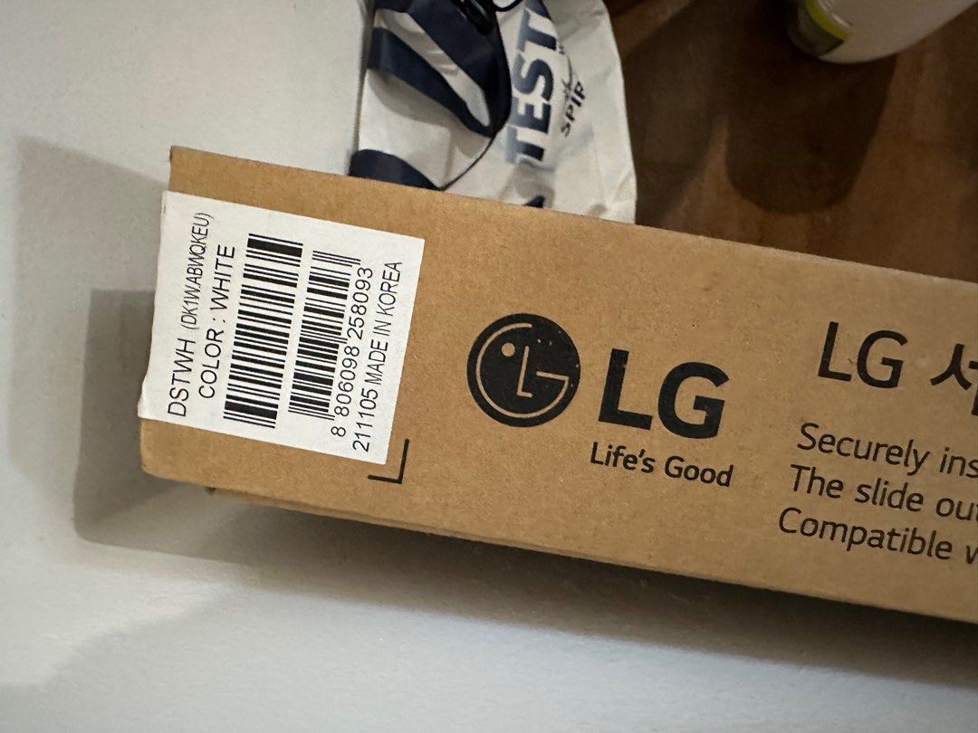 LG stacking kit with shelf, TV & Home Appliances, Washing Machines and