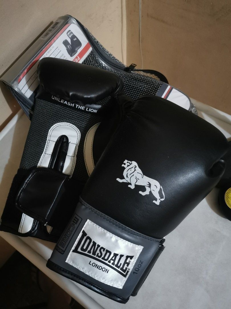 Lonsdale Boxing Gloves, Sports Equipment, Sports & Games, Combat Sports