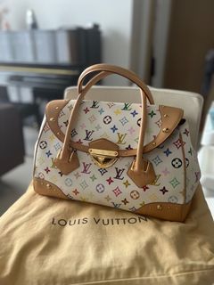 (Category: ) located in . Submitted by closetsettlement (Listing ID 1221078231, Image 1). Description: .
