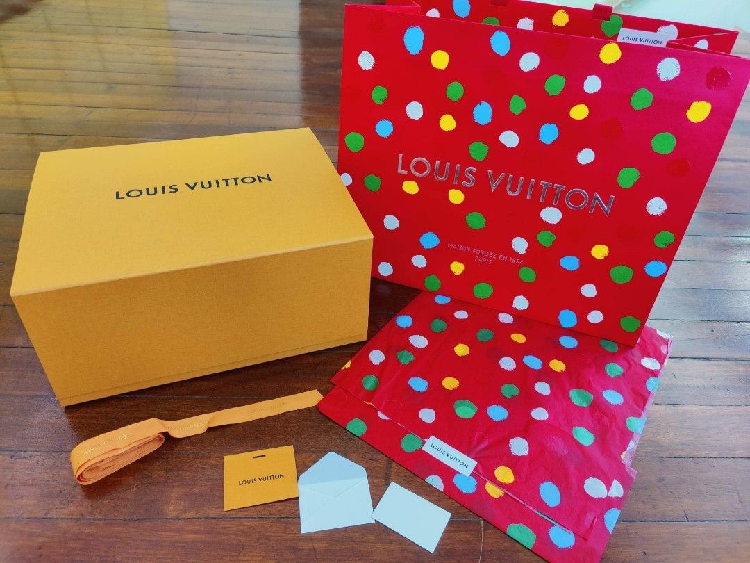 LOUIS VUITTON x Yayoi Kusama Dot Paper Shopping Bag Red Set 2023 Limited  MINT