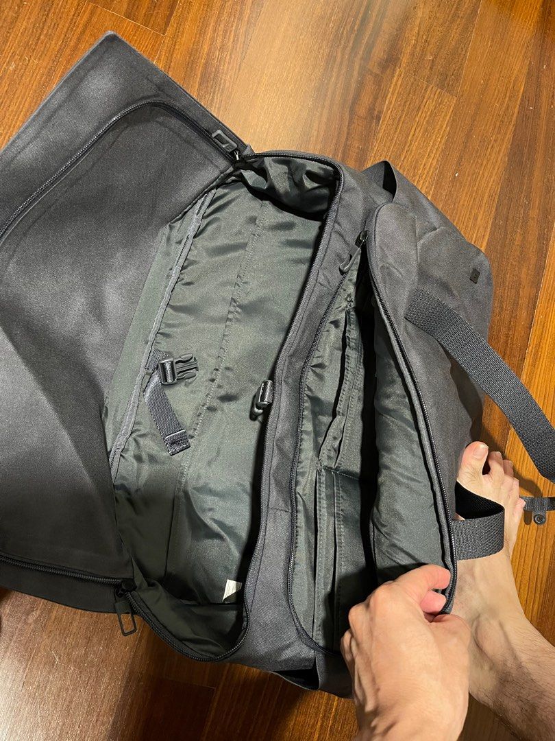 Lululemon Large Grey Duffel Bag (used once), Men's Fashion, Bags, Sling