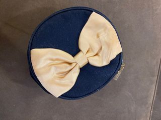 Makeup pouch