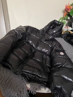 Moncler Giubbotto size 4