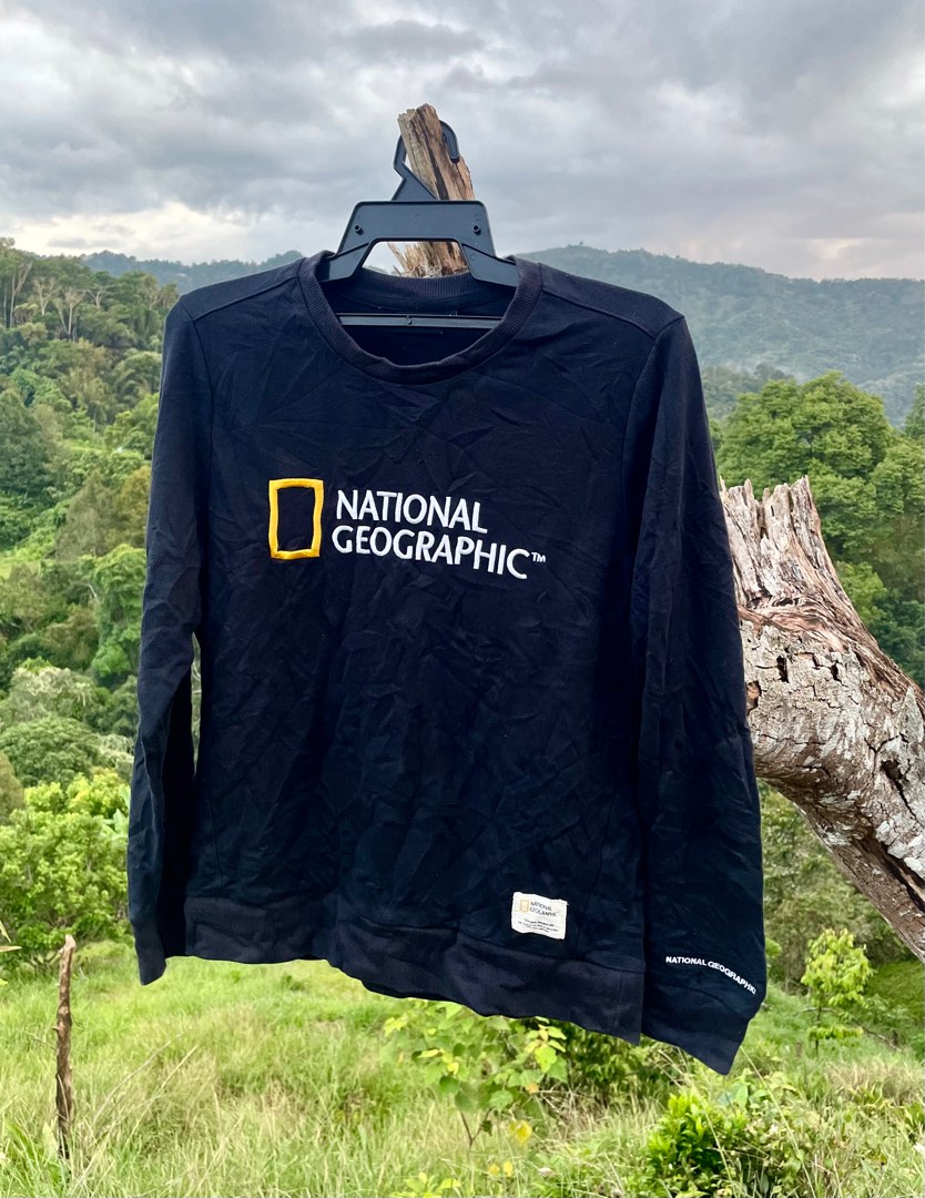 NATIONAL GEOGRAPHIC, Men's Fashion, Activewear on Carousell
