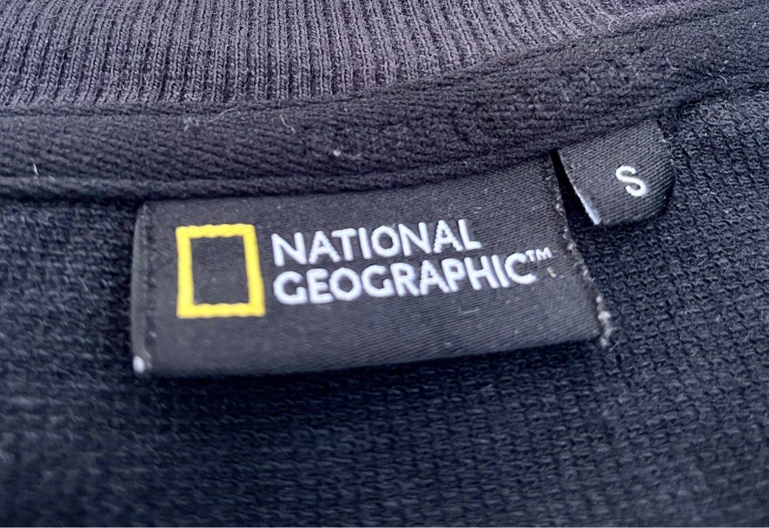 NATIONAL GEOGRAPHIC, Men's Fashion, Activewear on Carousell