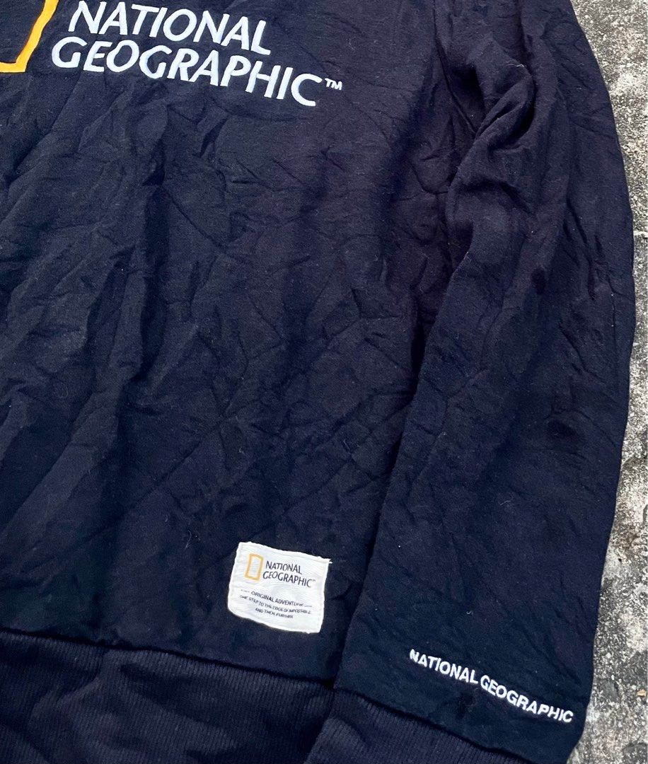 NATIONAL GEOGRAPHIC, Men's Fashion, Activewear on Carousell
