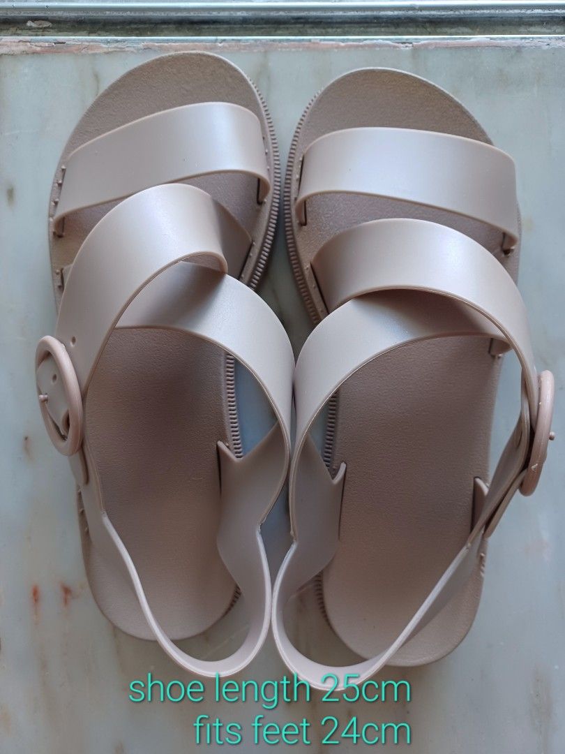 New women rubber strappy sandals