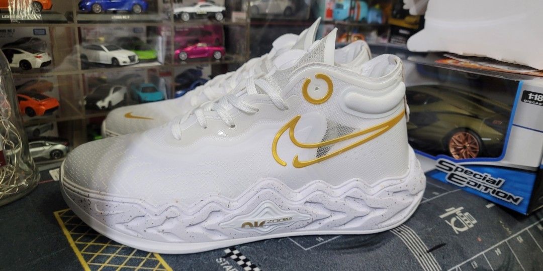 Nike Air Zoom G.T. RUN EP React 白金白金GOLD 籃球鞋SALE, 他的時尚