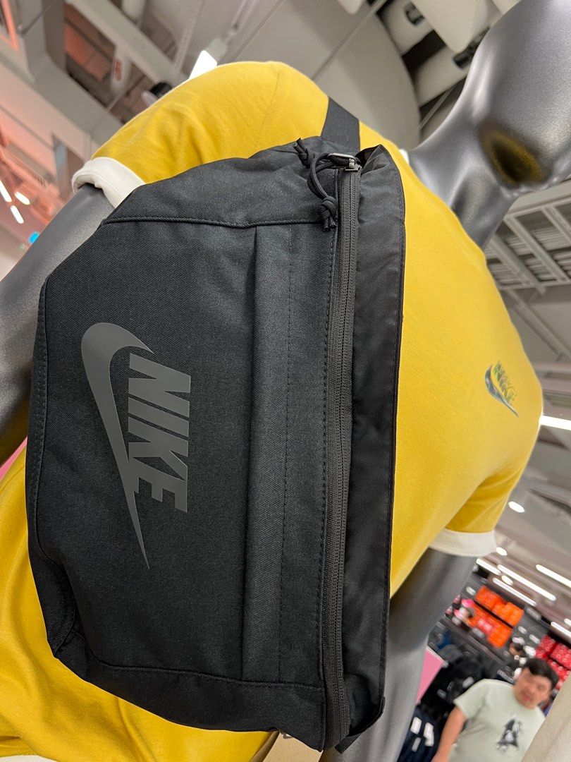 Nike sling clearance bag size