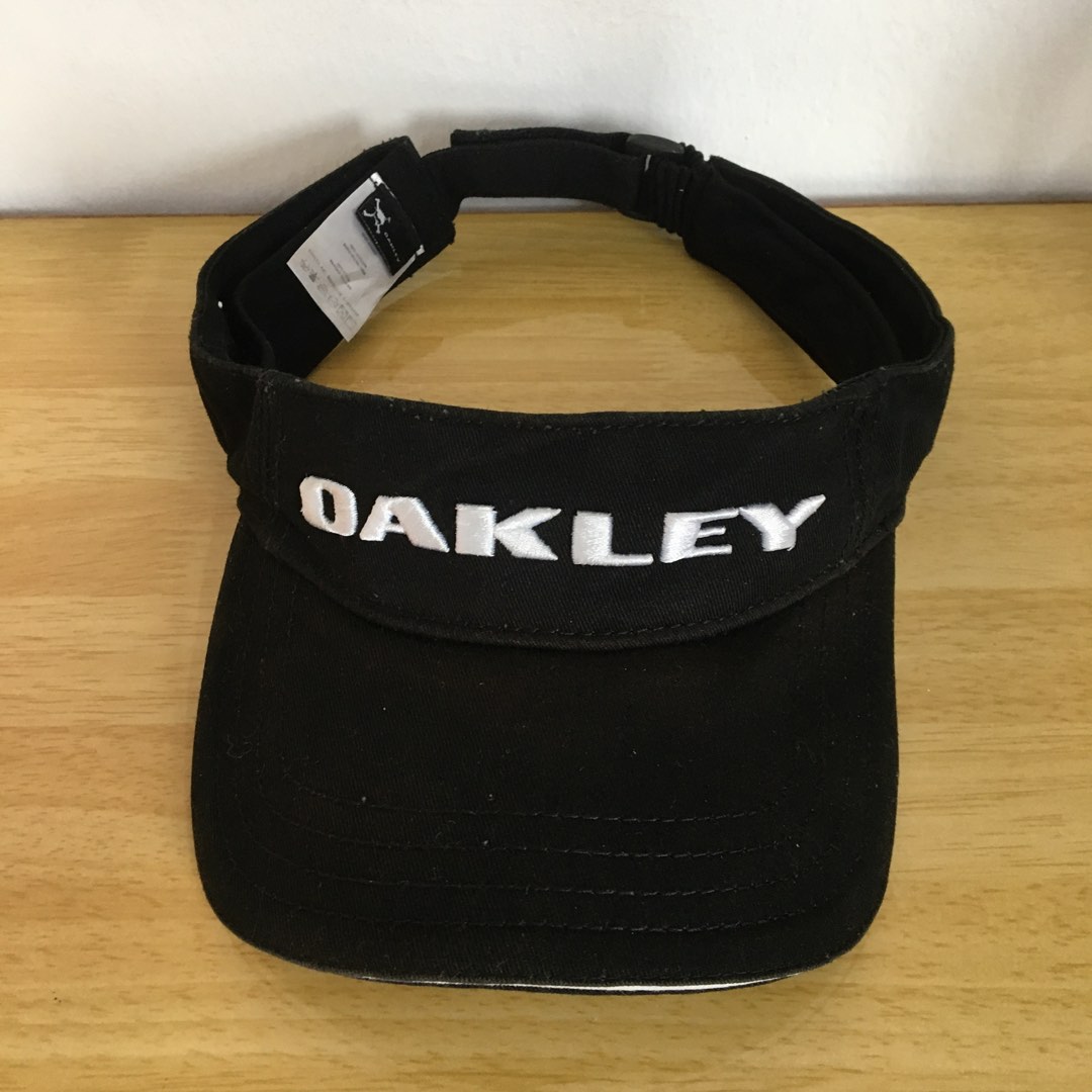 Oakley Visor Cap, Men's Fashion, Watches & Accessories, Cap & Hats on  Carousell