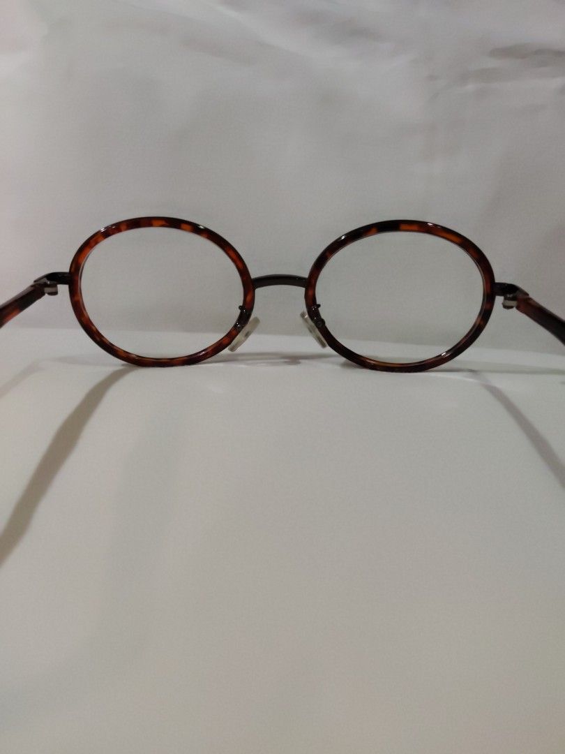 Oval Tortoise Eyeglasses (Category: Sunglasses & Eyewear) located in Quezon City. Submitted by stufffromsue (Listing ID 1220922676, Image 3). Description: From Korea! So cute. Unconventional oval-shaped tortoise frames with brown nose Bridge. Has nose pads. Never used..