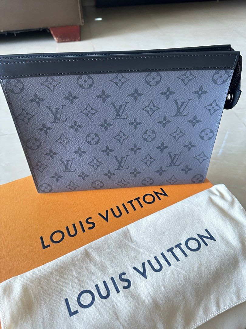 LOUIS VUITTON Monogram Pochette Voyage MM Cluch Bag Unisex M69535